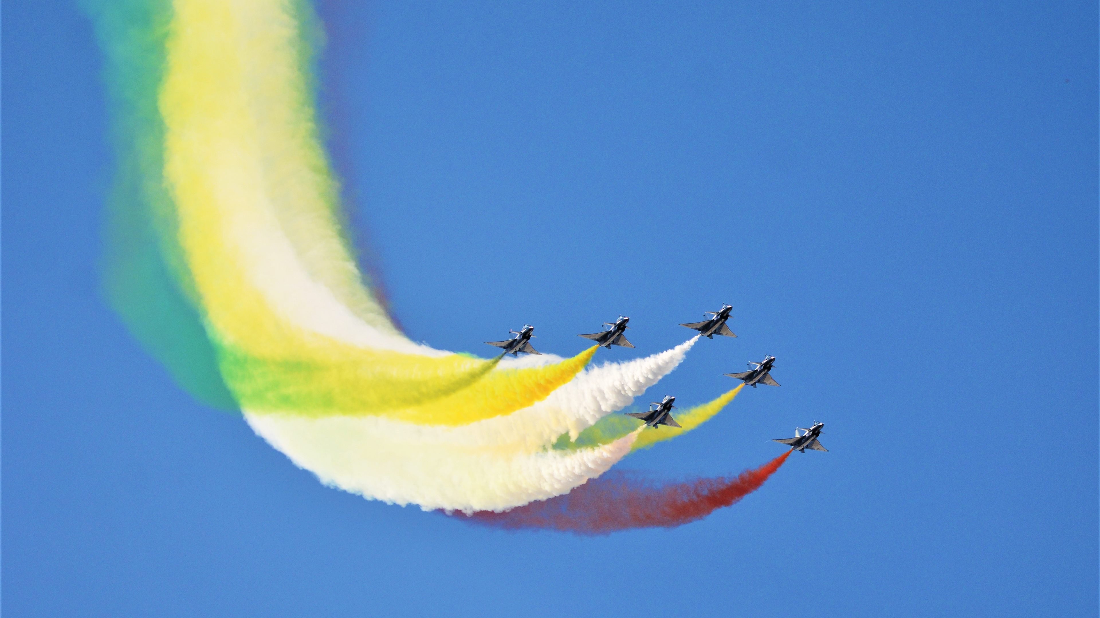 B体育亚洲官方网站-那不勒斯边路突击打穿对方防线，那不勒斯后防线