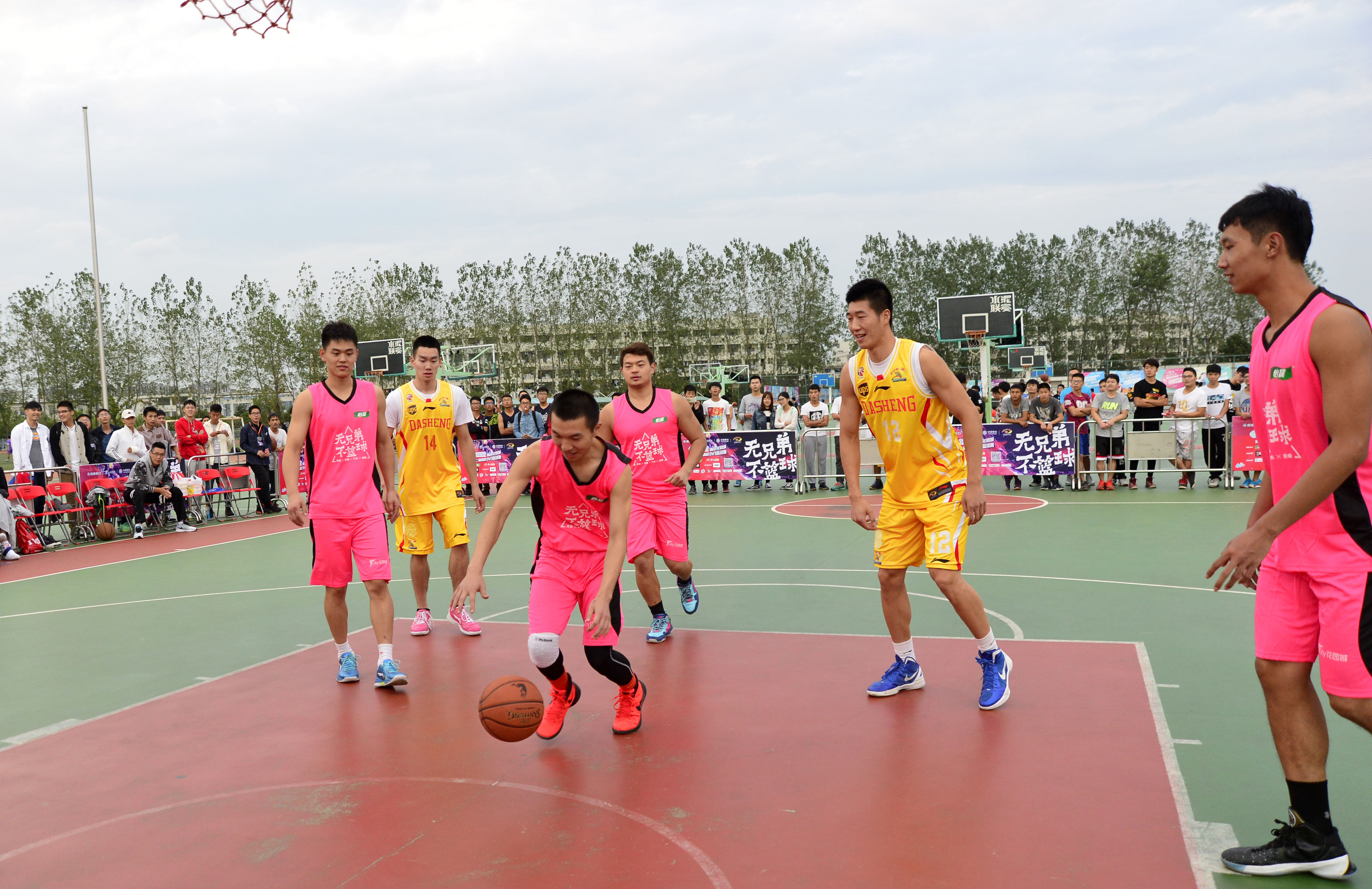 B体育官方网址：校园篮球特色学校建设，培养篮球后备人才的简单介绍