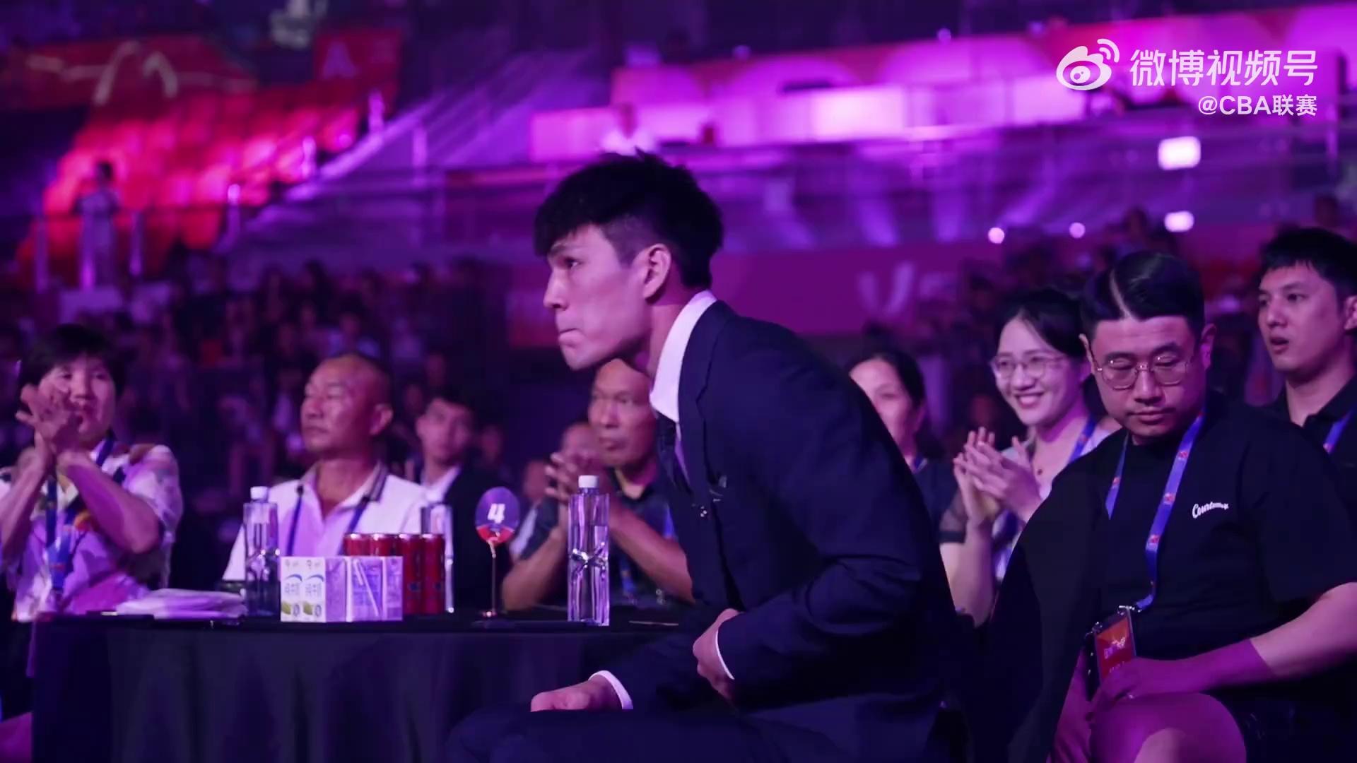 包含B体育官方网址：CBA选秀，选秀制度真的能为CBA带来更多新鲜血液吗？的词条