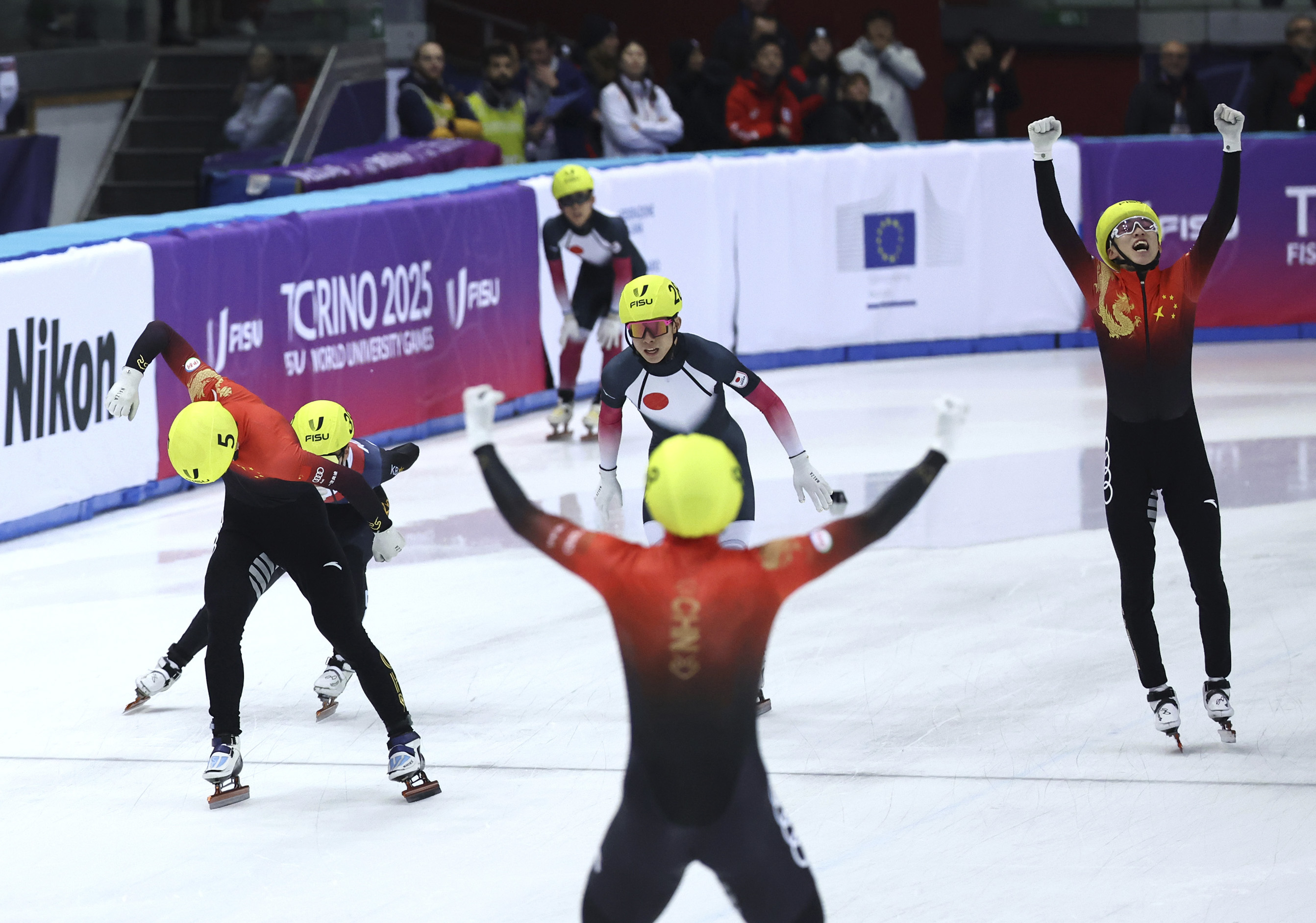 B体育:短道速滑的顶尖对决，技术与速度的较量的简单介绍