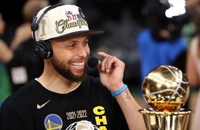 bsports体育：勇士队新赛季：库里能否再次获得FMVP，证明自己的价值？的简单介绍