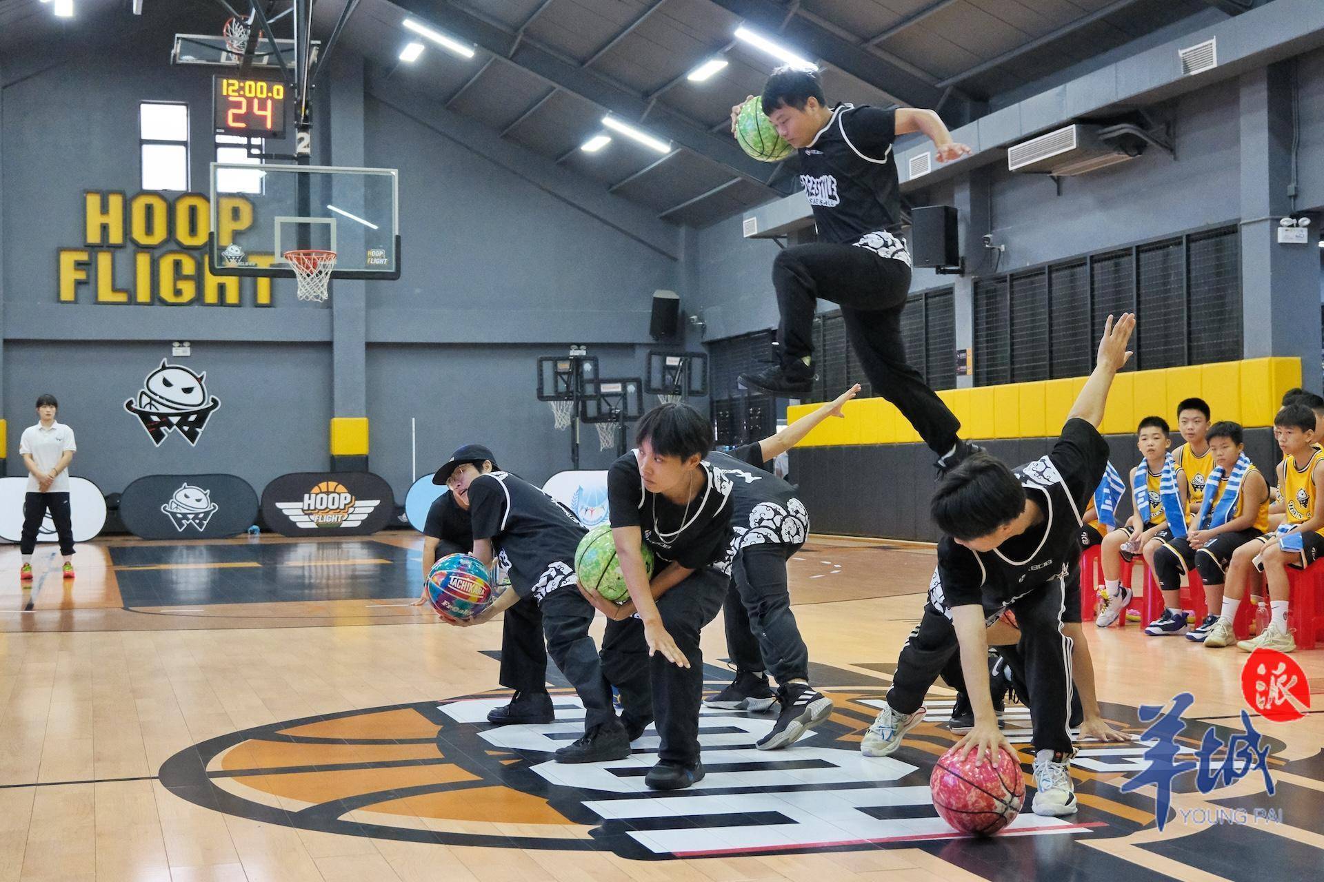 包含B体育官方网址：篮球训练营的心理辅导课程：帮助青少年球员克服心理障碍的词条