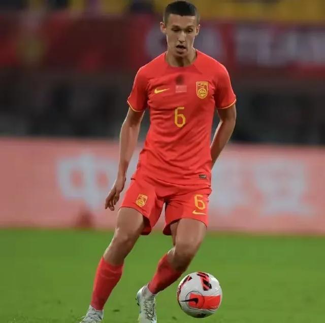 B体育-关于B体育平台：中国足球新星闪耀，未来之星引领国家队复兴的信息